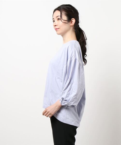 Samansa Mos2 blue(サマンサモスモスブルー)の「ボリュームスリーブプルオーバー(Tシャツ/カットソー・レディース・オフホワイト/サックスブルー/ブラック・フリ-)」の4枚目の写真
