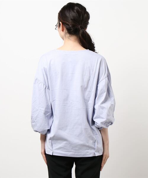 Samansa Mos2 blue(サマンサモスモスブルー)の「ボリュームスリーブプルオーバー(Tシャツ/カットソー・レディース・オフホワイト/サックスブルー/ブラック・フリ-)」の5枚目の写真