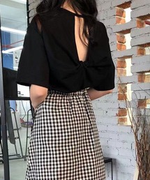 バックツイストカットトップス