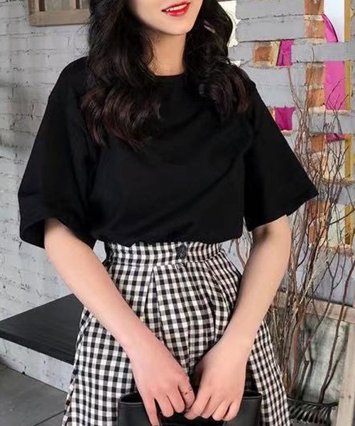 Newlyme(ニューリーミー)の「バックツイストカットトップス(Tシャツ/カットソー・レディース・ホワイト/ブラック・MEDIUM/LARGE)」の3枚目の写真