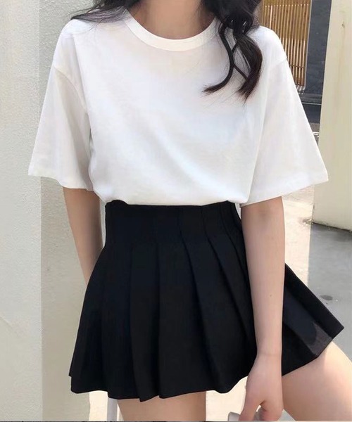 Newlyme(ニューリーミー)の「バックツイストカットトップス(Tシャツ/カットソー・レディース・ホワイト/ブラック・MEDIUM/LARGE)」の6枚目の写真