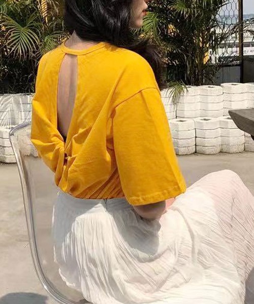 Newlyme(ニューリーミー)の「バックツイストカットトップス(Tシャツ/カットソー・レディース・ホワイト/ブラック・MEDIUM/LARGE)」の9枚目の写真