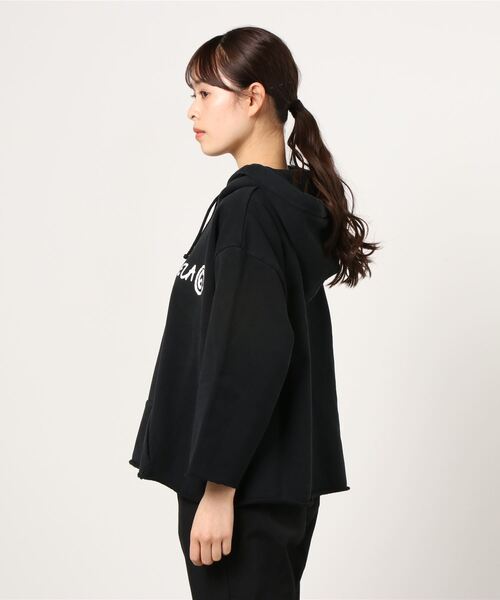 MM6 Maison Margiela(エムエムシックス メゾン マルジェラ)の「MM6 Maison Margiela “UNBRUSHED”ベーシックスウェット(スウェット・レディース・ブラック・SMALL)」の2枚目の写真