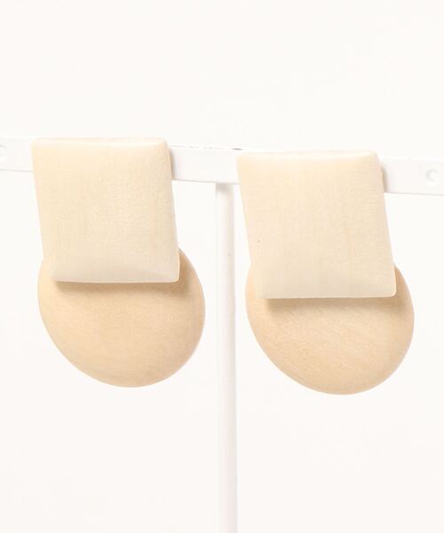 AZUL by moussy（アズールバイマウジー）の「SQUARE CIRCLE WOOD EARRINGS/スクエアサークルウードイヤリング（ピアス（両耳用）・レディース・ダークブラウン/ベージュ・FREE）」の4枚目の写真