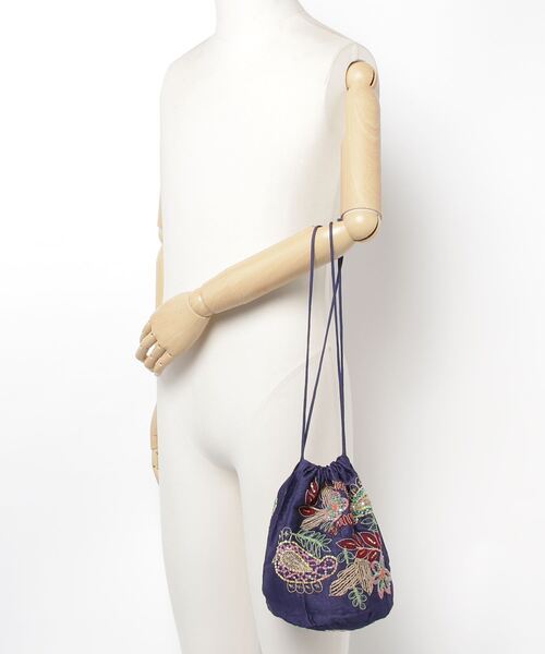 NE QUITTEZ PAS!（ヌキテパ）の「ne Quittez pas PAISLEY EMB POUCH（ショルダーバッグ・レディース・イエロー/ブルー・ONE SIZE）」の4枚目の写真