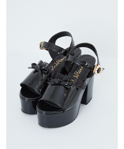 Ank Rouge（アンクルージュ）の「パールバックルフリルサンダル（サンダル・レディース・ブラック/ブラウン・M/L）」の2枚目の写真