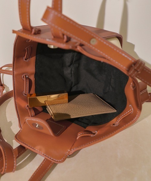 Bou Jeloud(ブージュルード)の「ラウンドコンビショルダーバッグ(ショルダーバッグ・レディース・ブラック/イエロー/キャメル/アイボリー・FREE)」の13枚目の写真