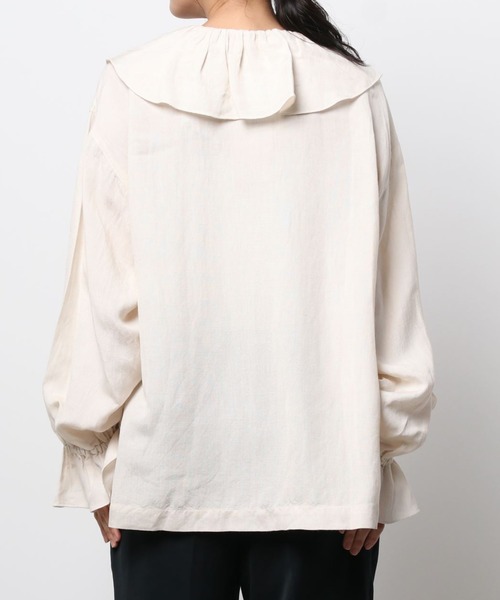 RNA-N（アールエヌエーエヌ）の「B2646 フリルカラーブラウス（シャツ/ブラウス・レディース・ブラック/レンガ/ベージュ・MEDIUM）」の9枚目の写真