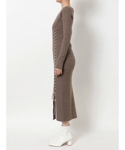 MERCURYDUO(マーキュリーデュオ)の「レースアップロングニットワンピース(ワンピース・レディース・ブラック/ブルー/ブラウン・FREE)」の6枚目の写真