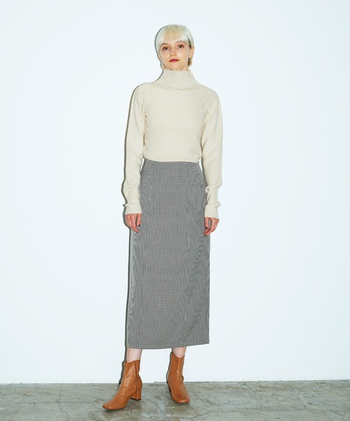 LIAN（リアン）の「12Gルーズタートルニット（ニット/セーター・レディース・ブラウン/ベージュ/ブラック/アイボリー/グリーン/ブルー/ピンク/オレンジ/キャメル/グレー/レッド/その他・FREE）」の13枚目の写真