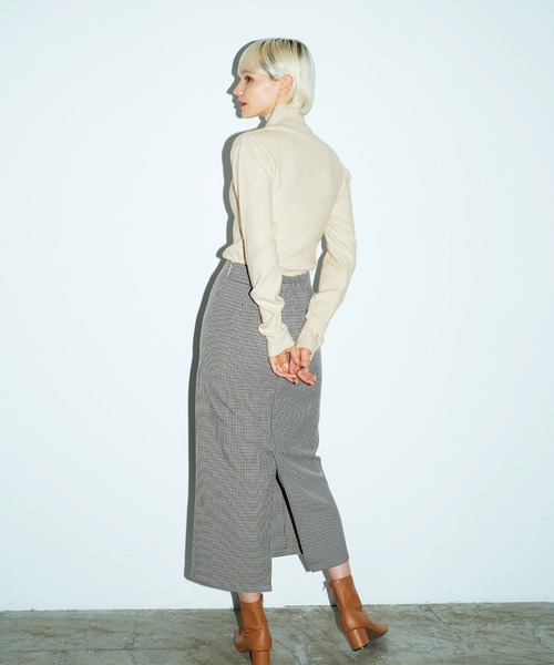 LIAN（リアン）の「12Gルーズタートルニット（ニット/セーター・レディース・ブラウン/ベージュ/ブラック/アイボリー/グリーン/ブルー/ピンク/オレンジ/キャメル/グレー/レッド/その他・FREE）」の14枚目の写真