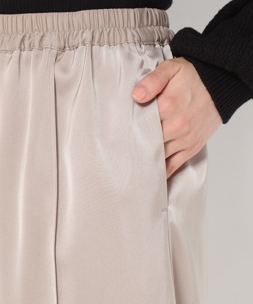 mysty woman（ミスティウーマン）の「サテンジョガーパンツ 237195（スラックス・レディース・ブラック/ライトベージュ/チャコール・FREE）」の17枚目の写真