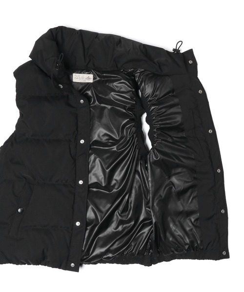 The DUFFER of ST.GEORGE(ザダファーオブセントジョージ)の「VOLUME NECK DOWN VEST:ボリュームネック ダウンベスト ライトアウター(ダウンベスト・メンズ・ネイビー/ダークグリーン/ブラック・SMALL/MEDIUM/LARGE/X-LARGE)」の15枚目の写真