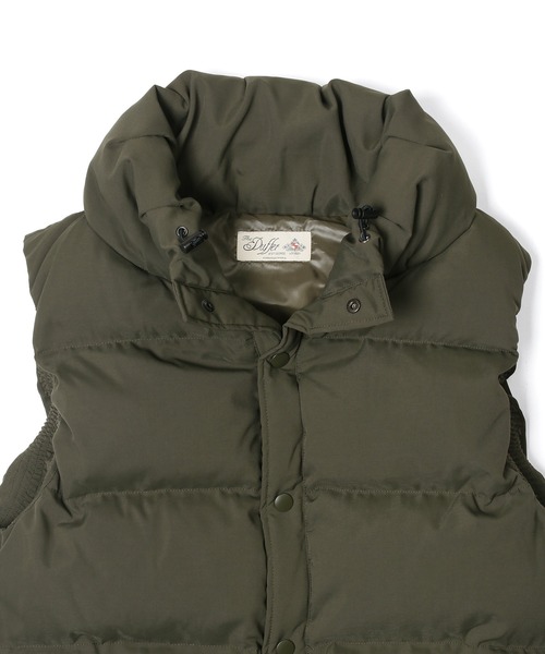 The DUFFER of ST.GEORGE(ザダファーオブセントジョージ)の「VOLUME NECK DOWN VEST:ボリュームネック ダウンベスト ライトアウター(ダウンベスト・メンズ・ネイビー/ダークグリーン/ブラック・SMALL/MEDIUM/LARGE/X-LARGE)」の13枚目の写真