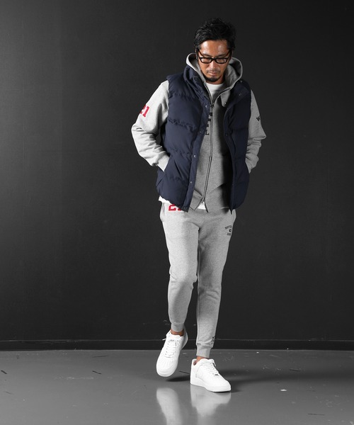The DUFFER of ST.GEORGE(ザダファーオブセントジョージ)の「VOLUME NECK DOWN VEST:ボリュームネック ダウンベスト ライトアウター(ダウンベスト・メンズ・ネイビー/ダークグリーン/ブラック・SMALL/MEDIUM/LARGE/X-LARGE)」の10枚目の写真