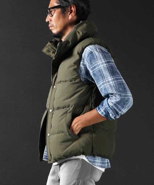 The DUFFER of ST.GEORGE(ザダファーオブセントジョージ)の「VOLUME NECK DOWN VEST:ボリュームネック ダウンベスト ライトアウター(ダウンベスト・メンズ・ネイビー/ダークグリーン/ブラック・SMALL/MEDIUM/LARGE/X-LARGE)」の12枚目の写真