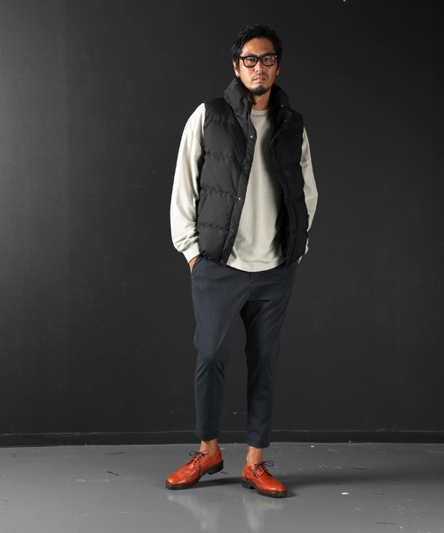 The DUFFER of ST.GEORGE(ザダファーオブセントジョージ)の「VOLUME NECK DOWN VEST:ボリュームネック ダウンベスト ライトアウター(ダウンベスト・メンズ・ネイビー/ダークグリーン/ブラック・SMALL/MEDIUM/LARGE/X-LARGE)」の6枚目の写真
