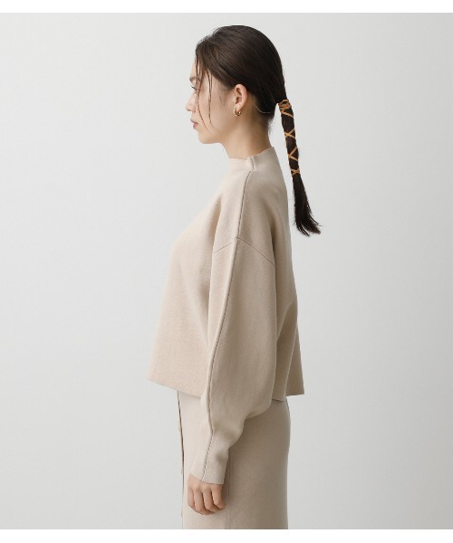 AZUL by moussy(アズールバイマウジー)の「SWEATTER BOTTLE NECK TOPS/スウェッターボトルネックトップス(スウェット・レディース・ブラック/ライトグリーン/ライトベージュ・SMALL/MEDIUM)」の11枚目の写真