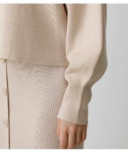 AZUL by moussy(アズールバイマウジー)の「SWEATTER BOTTLE NECK TOPS/スウェッターボトルネックトップス(スウェット・レディース・ブラック/ライトグリーン/ライトベージュ・SMALL/MEDIUM)」の8枚目の写真