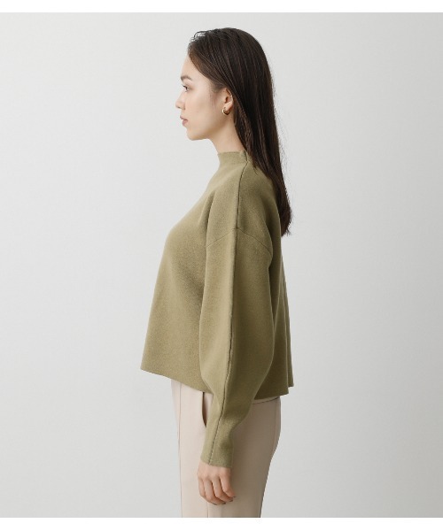 AZUL by moussy(アズールバイマウジー)の「SWEATTER BOTTLE NECK TOPS/スウェッターボトルネックトップス(スウェット・レディース・ブラック/ライトグリーン/ライトベージュ・SMALL/MEDIUM)」の15枚目の写真