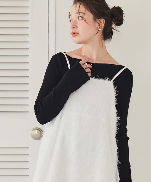 titivate(ティティベイト)の「ボートネックゴールド釦デザインニット(ニット/セーター・レディース・ブラック/ダークブラウン/オフホワイト/グレイッシュベージュ/ホワイト系その他/アイボリー/ホワイト系その他2/グレー系その他/グリーン/ラベンダー/グレー系その他2/レッド・S/M/L)」の20枚目の写真