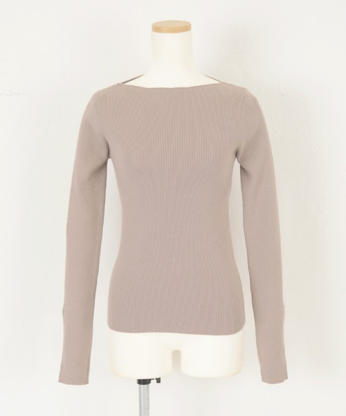 ボートネックゴールド釦デザインニット