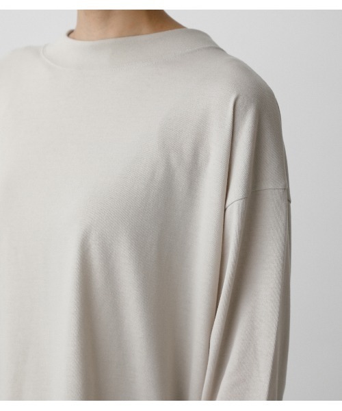AZUL by moussy（アズールバイマウジー）の「BACK BUTTON LONG T/バックボタンロングT（Tシャツ/カットソー・レディース・オフホワイト/ブラック/ライトベージュ・SMALL/MEDIUM）」の19枚目の写真