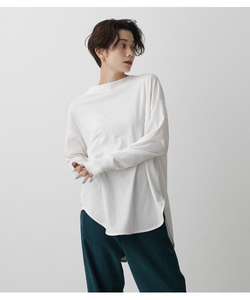 AZUL by moussy（アズールバイマウジー）の「BACK BUTTON LONG T/バックボタンロングT（Tシャツ/カットソー・レディース・オフホワイト/ブラック/ライトベージュ・SMALL/MEDIUM）」の22枚目の写真