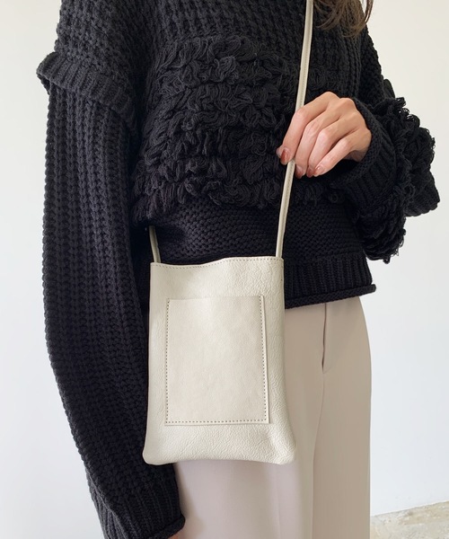 LIAN（リアン）の「【Made in Japan】レザーマルチポシェット（ショルダーバッグ・レディース・ブラック/ブラウン/オフホワイト・FREE）」の2枚目の写真