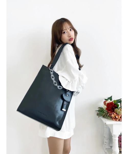 Honey Salon(ハニーサロン)の「チェーンスクエアトート(トートバッグ・レディース・ライトベージュ/ブラック・FREE)」の3枚目の写真