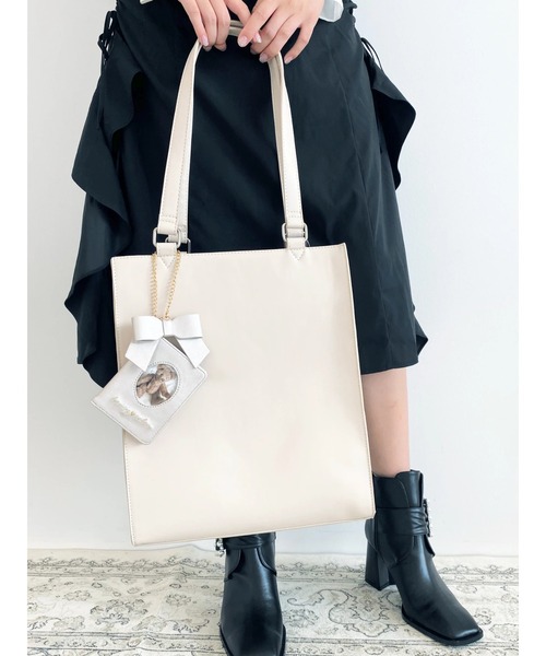 Honey Salon(ハニーサロン)の「チェーンスクエアトート(トートバッグ・レディース・ライトベージュ/ブラック・FREE)」の7枚目の写真