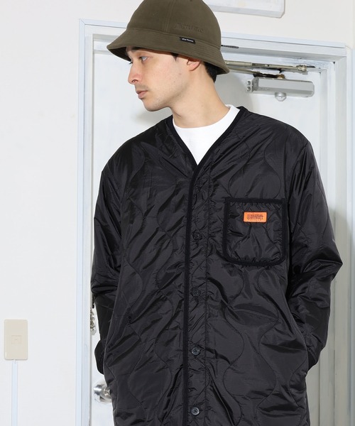 UNIVERSAL OVERALL（ユニバーサルオーバーオール）の「UNIVERSAL OVERALL/ユニバーサルオーバーオール QUILT COAT 中綿 キルティングコート パイピング ワンポイント（ノーカラーコート・メンズ・ブラック/ベージュ/オリーブ/オレンジ/ホワイト/アイボリー/グリーン/グレー・S/M/L/XL）」の19枚目の写真