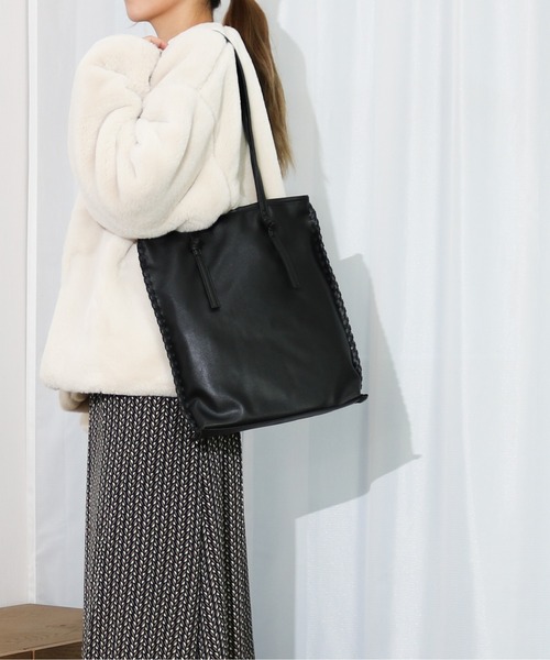 Per sist ence（パーシエンス）の「Per sist ence/パーシエンス　フェイクレザー サイドトリミングトート（トートバッグ・レディース・モカ/ブラック/ベージュ・FREE）」の8枚目の写真