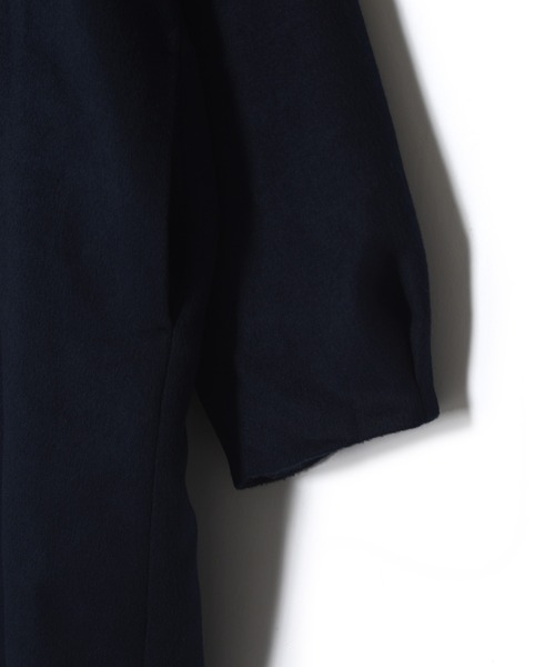 w closet（ダブルクローゼット）の「マルチWAYスタンドカラーコート（ステンカラーコート・レディース・ベージュ/ネイビー・FREE）」の4枚目の写真