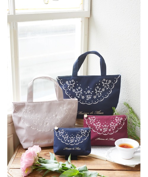 Maison de FLEUR（メゾンドフルール）の「スカラップレース刺繍トート