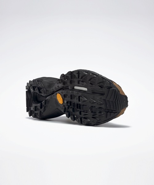 Reebok(リーボック)の「ジグ キネティカ II エッジ / Zig Kinetica II Edge(スニーカー・メンズ・ブラック系その他/ベージュ・28.5cm/25.5cm/27.5cm/29.0cm/24.0cm/23.5cm/25.0cm/27.0cm/28.0cm/23.0cm/24.5cm/26.5cm/26.0cm)」の22枚目の写真