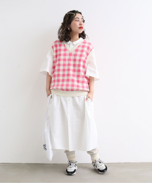 Dot＆Stripes CHILD WOMAN（ドットアンドストライプス　チャイルドウーマン）の「☆ギンガムジャガード　Vネックベスト（ベスト・レディース・ブラウン/グリーン/ピンク・FREE）」の4枚目の写真
