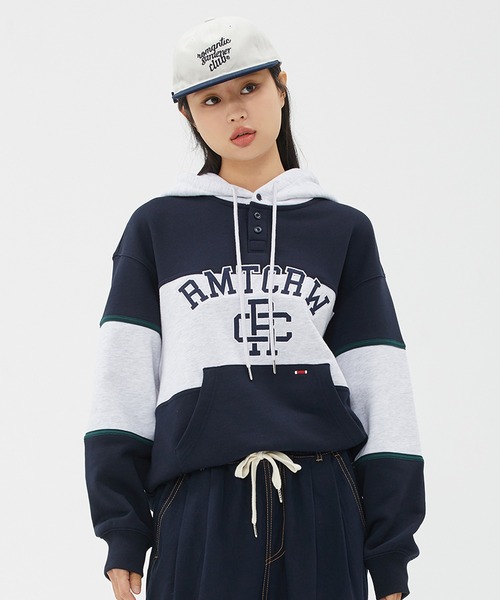 ROMANTIC CROWN(ロマンティッククラウン)の「【ROMANTIC CROWN】RMTCRW CLUB BUTTON HOODIE / ロマンティッククラウン クラブ ボタン ボーダー フーディー(パーカー・メンズ・ネイビー/グリーン・SMALL/MEDIUM/LARGE/X-LARGE)」の2枚目の写真