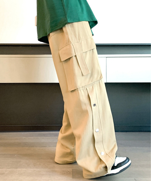 neos（ネオス）の「【neos -addictive design-】ワイドシルエット サイドボタン カーゴ パンツ（カーゴパンツ・メンズ・ブラック/ベージュ/カーキ・MEDIUM/LARGE/X-LARGE）」の19枚目の写真