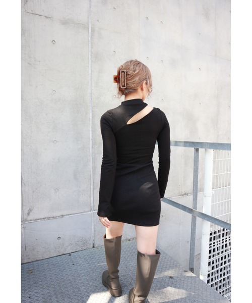 FIG&VIPER（フィグアンドバイパー）の「カットデザインbodycon OP（ワンピース・レディース・ブラック/グレー・FREE）」の8枚目の写真