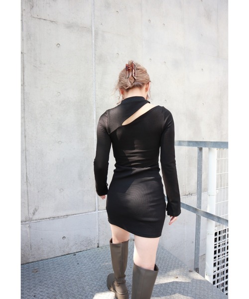 FIG&VIPER（フィグアンドバイパー）の「カットデザインbodycon OP（ワンピース・レディース・ブラック/グレー・FREE）」の16枚目の写真