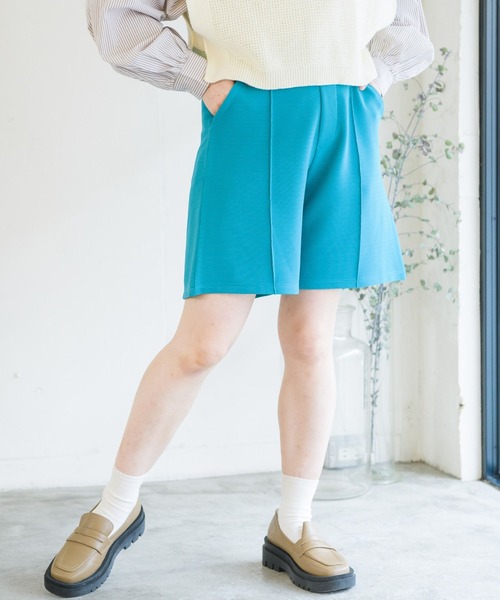 RETRO GIRL（レトロガール）の「リップルタックショートパンツ（その他パンツ・レディース・イエロー/ライトブルー/ライトグレー/ブラック・FREE）」の10枚目の写真