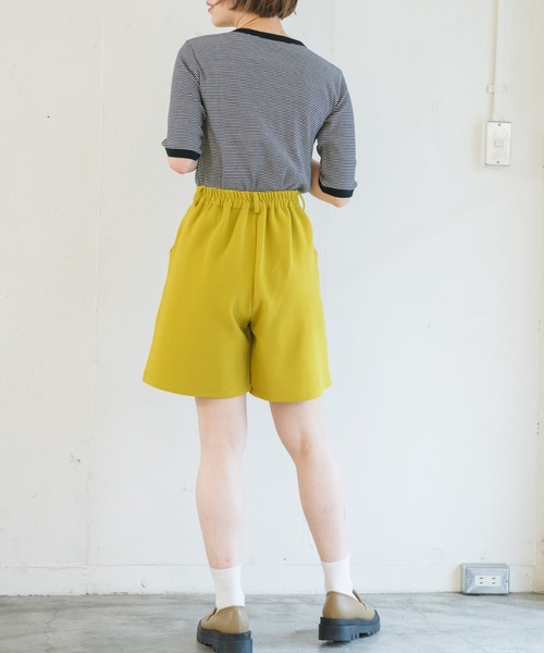 RETRO GIRL（レトロガール）の「リップルタックショートパンツ（その他パンツ・レディース・イエロー/ライトブルー/ライトグレー/ブラック・FREE）」の6枚目の写真
