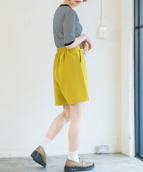 RETRO GIRL（レトロガール）の「リップルタックショートパンツ（その他パンツ・レディース・イエロー/ライトブルー/ライトグレー/ブラック・FREE）」の5枚目の写真
