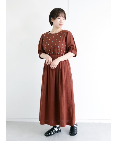 刺繍ワンピース　ブラウン　カーキ　赤刺繍 ehka sopo（エヘカソポ）の「【Maison SAJOU】刺繍ワンピース