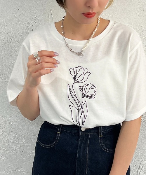 apres jour mignon(アプレジュールミニョン)の「刺繍アートT【ZOZOTOWN限定アイテム】(Tシャツ/カットソー・レディース・ブラック/オフホワイト/ホワイト系その他/ブラック系その他・X-LARGE/フリー)」の8枚目の写真