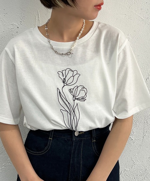 apres jour mignon(アプレジュールミニョン)の「刺繍アートT【ZOZOTOWN限定アイテム】(Tシャツ/カットソー・レディース・ブラック/オフホワイト/ホワイト系その他/ブラック系その他・X-LARGE/フリー)」の9枚目の写真
