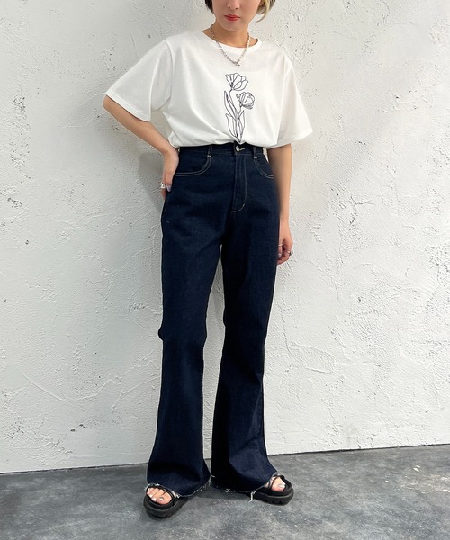 apres jour mignon(アプレジュールミニョン)の「刺繍アートT【ZOZOTOWN限定アイテム】(Tシャツ/カットソー・レディース・ブラック/オフホワイト/ホワイト系その他/ブラック系その他・X-LARGE/フリー)」の11枚目の写真