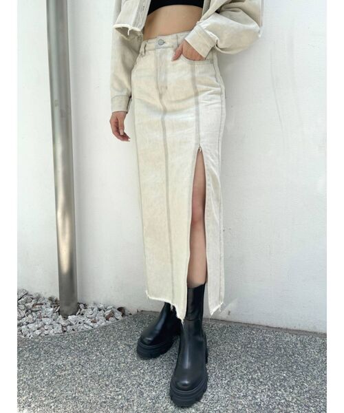 EMODA（エモダ）の「フリーリースリットデニムマキシスカート（スカート・レディース・ブラック/グレー/インディゴブルー/アイボリー・SMALL/MEDIUM）」の11枚目の写真