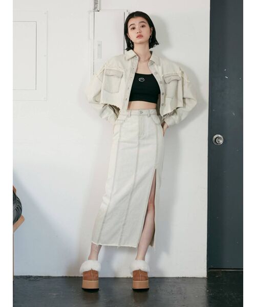 EMODA（エモダ）の「フリーリースリットデニムマキシスカート（スカート・レディース・ブラック/グレー/インディゴブルー/アイボリー・SMALL/MEDIUM）」の7枚目の写真